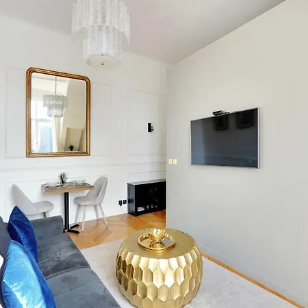 Apartment Magnificent -1br-4p- Champs-elysees